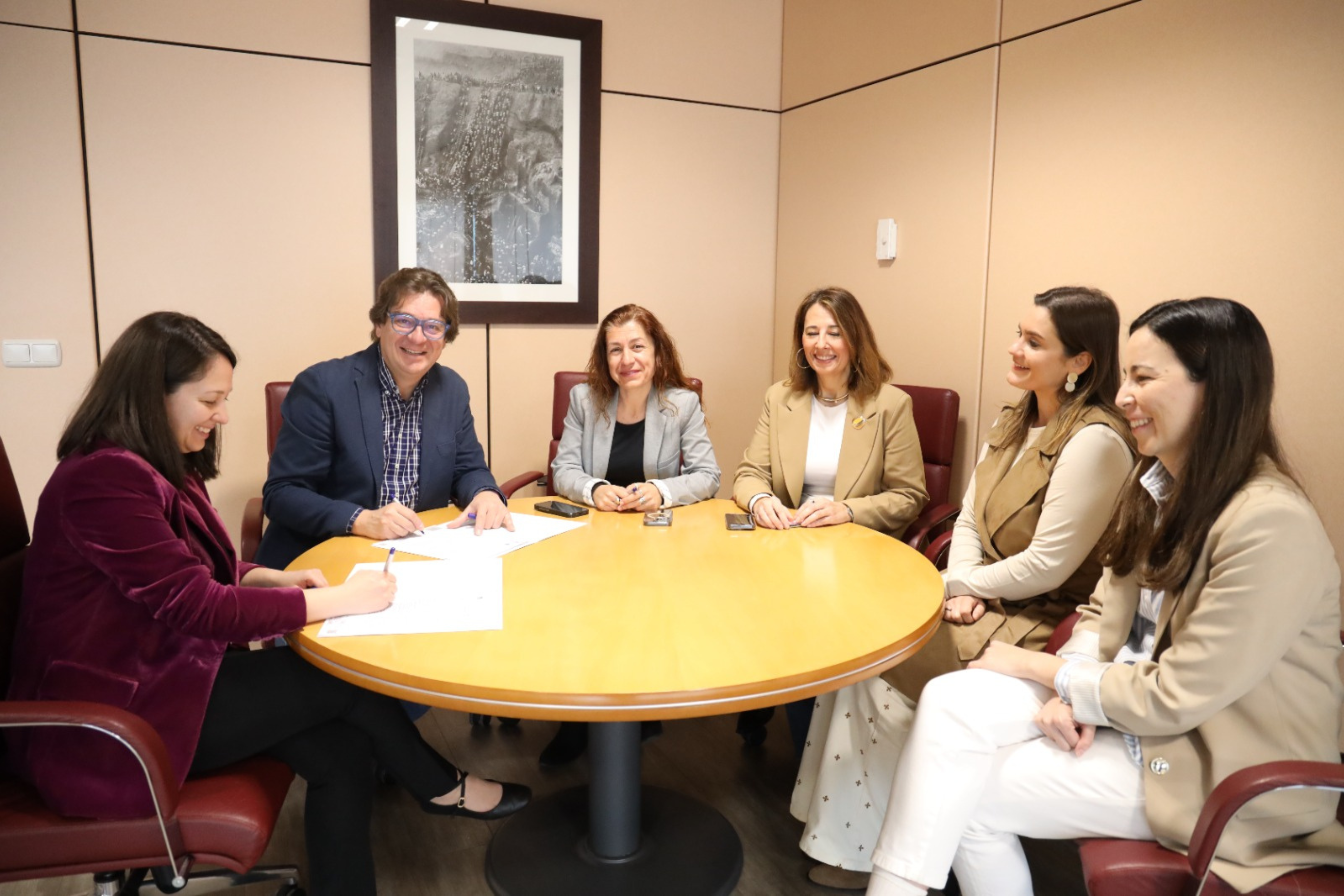 El Ayuntamiento de Fuenlabrada, primera administraci�n p�blica en adherirse al Pacto por una Ciberseguridad Sostenible impulsado por ISMS Forum