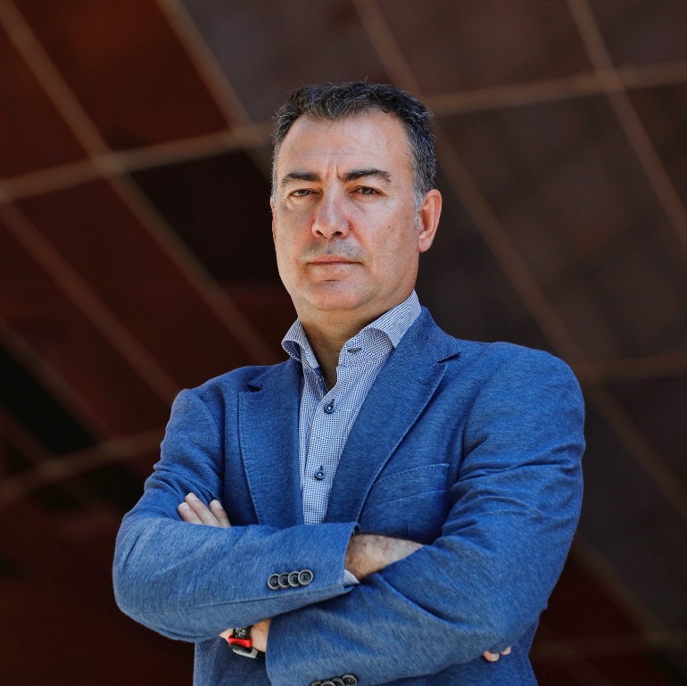 ALBERTO BERN�LDEZ