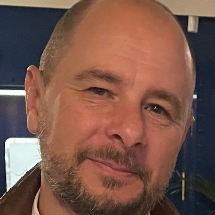 MARCOS NAVAS FLORES