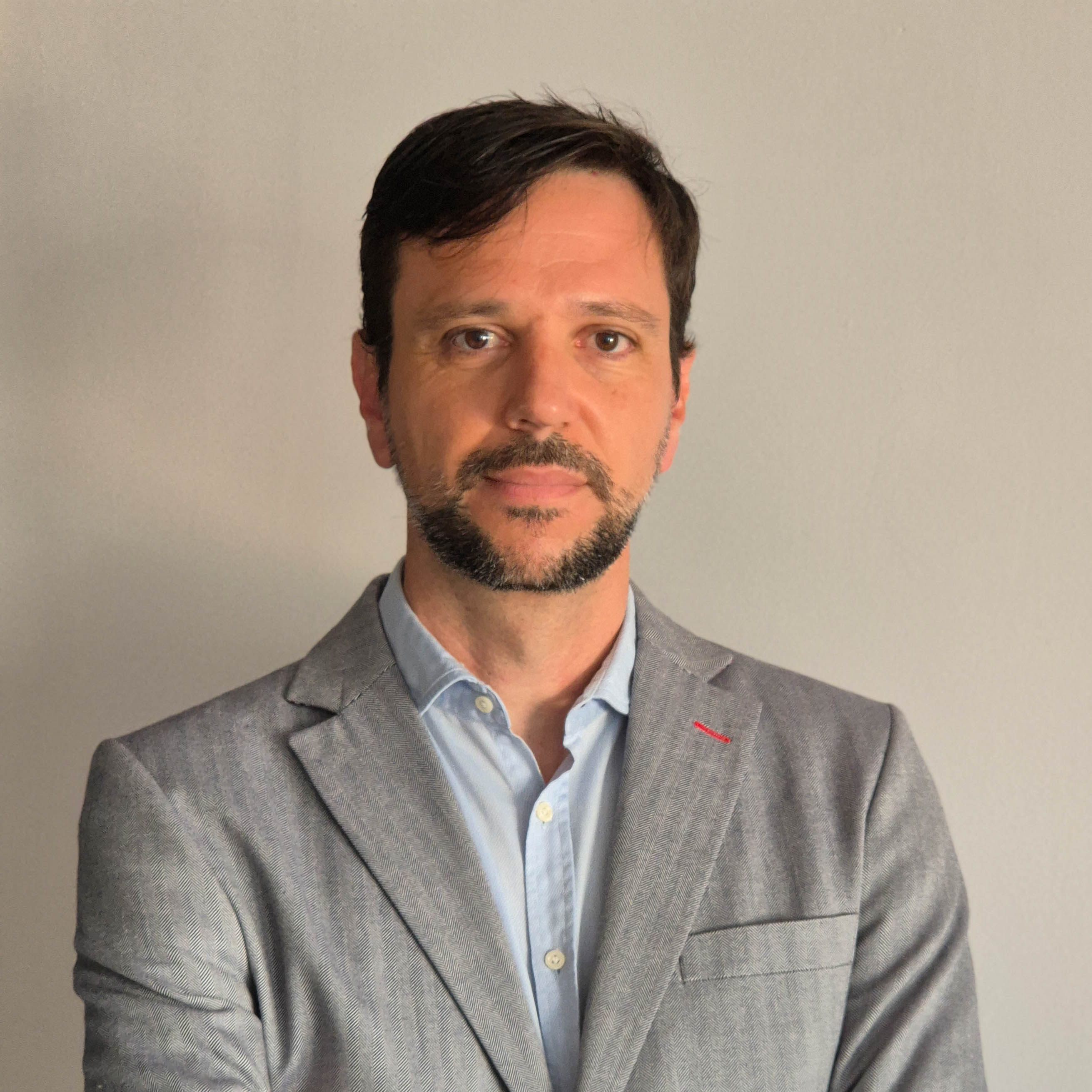 RAFAEL TER�N